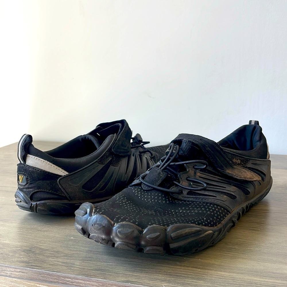 Whitin minimalist zero drop barefoot trail runner hiking water shoe, size 10.5 M